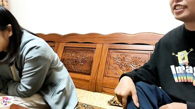 (探花新片)今天你谈恋爱了吗_胖子回归，泡良又有新猎物，初中语文老师，首次出轨还有些放不开，大胸腼腆对白刺激